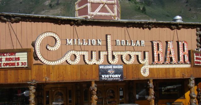 A building that has letters on it.