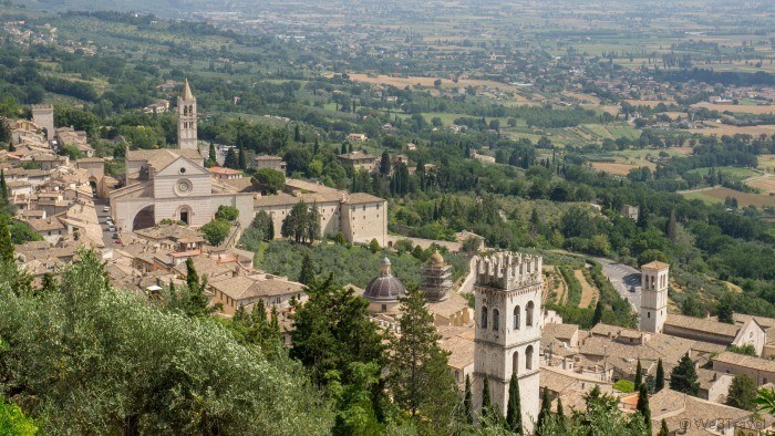 Scenic view of Assisi with historic buildings.